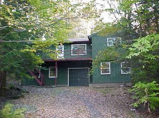 Hemlock Grove Rd, Greentown, PA 18426