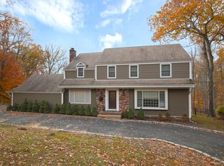 76 Shrewsbury Dr, Livingston, NJ 07039