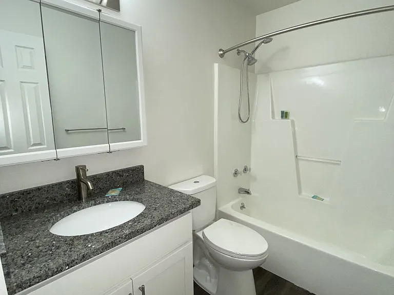 Hunter's Pointe Townhomes — Photo 7
