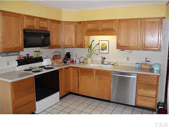 3rd image of 250 Saint Sabas St