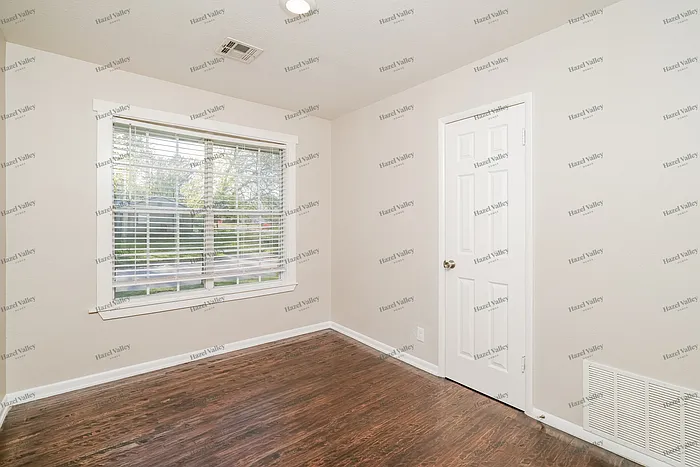 2471 N Pittsburg Ave — Photo 8