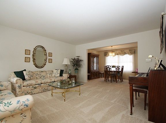 5th image of 612 Scott Dr