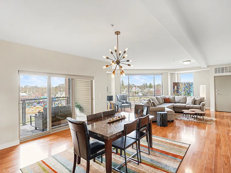 134 N Leroy St #308 — Photo 7