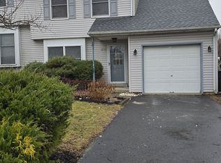 2013 Clover Mill Rd, Quakertown, PA 18951