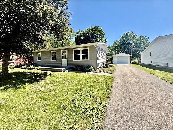 2nd image of 306 Country Ln