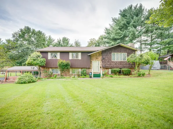 105 Meadow Crest Dr, Kingsport, TN 37663