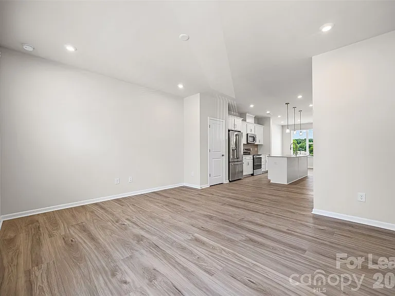 5640 Kingspan Dr — Photo 11