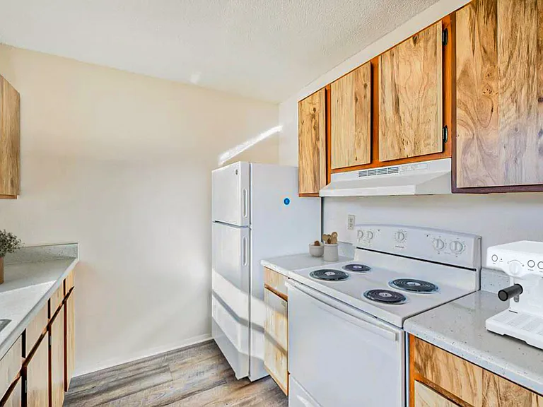 Southwest Villas ~ Boutique Cottage Style Living Meets Hassle Free Leasing — Photo 4