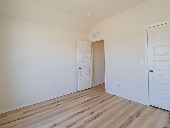 5th image of 3104 S Redwood Ave