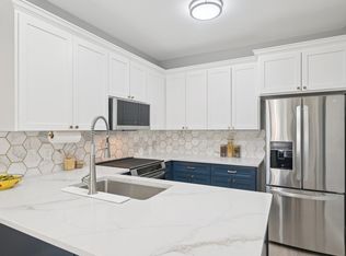 209 Cimarron Trl APT 6, Irving, TX 75063