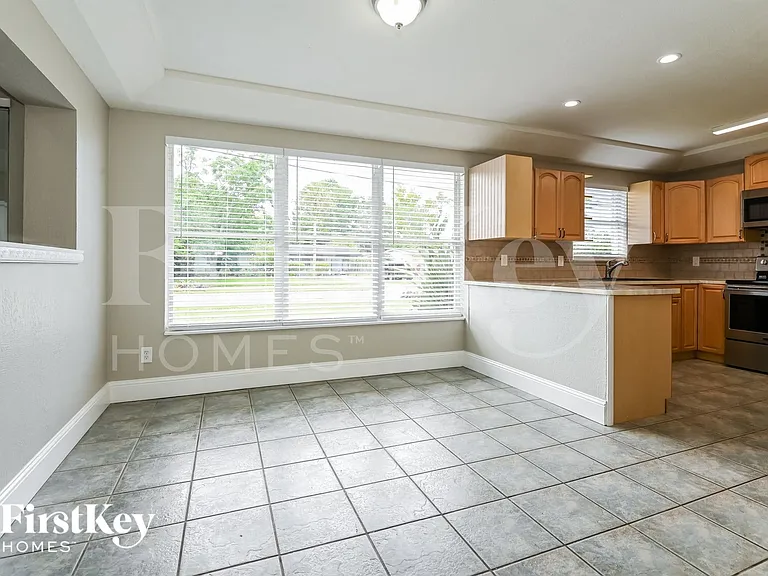 10847 Dulawan Dr — Photo 6