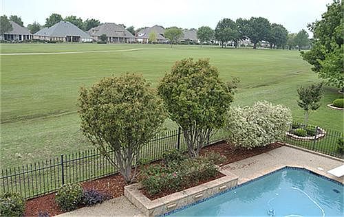 3rd image of 811 Glen Abbey Dr