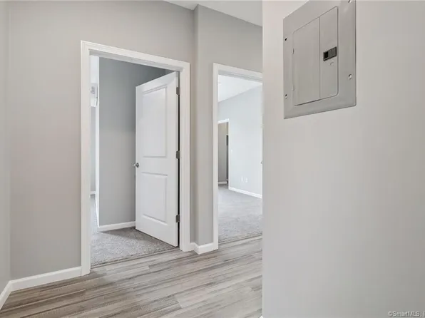 10 Steele Blvd #202, Berlin, CT 06037