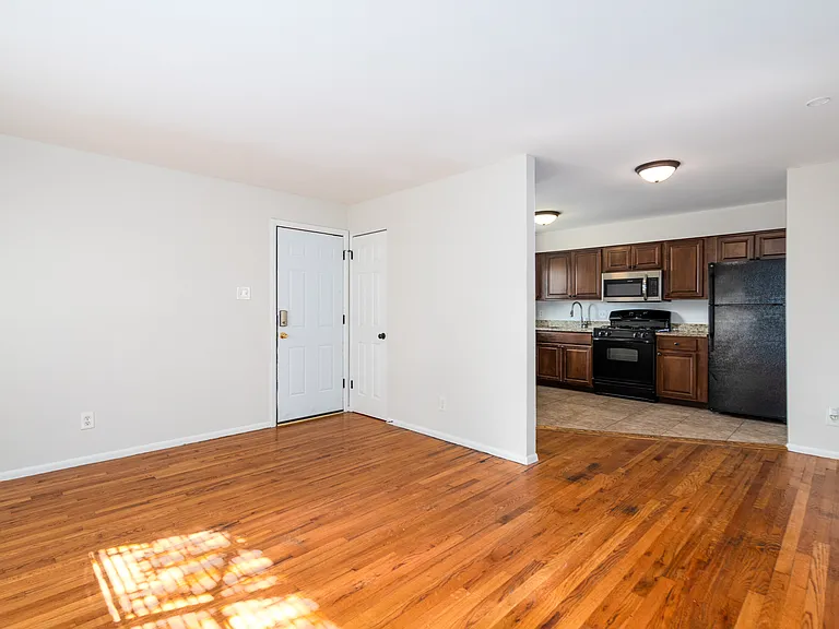 7215 Southwest Ave #110AB — Photo 3