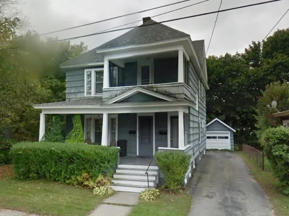 17 Alexander St, Gloversville, NY 12078