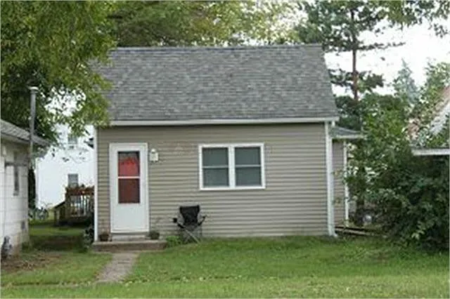 Building Photo - 117 E Church St