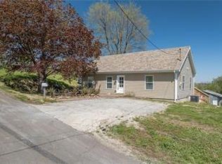 408 High St, Mound City, MO 64470