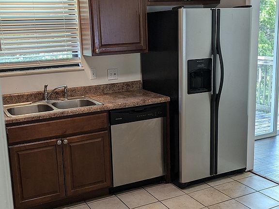 5th image of 7321 Meadowbrook Cir