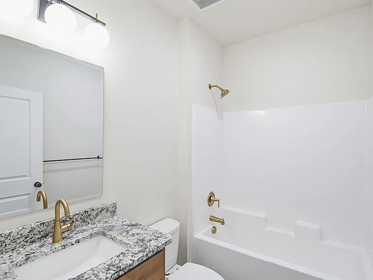 445 E River Ln — Photo 39