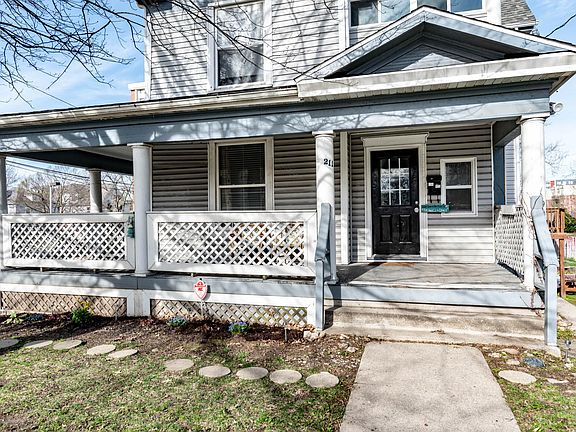 2nd image of 211 S College Ave