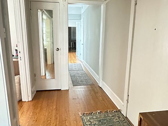 4th image of 1401 W Jarvis Ave #3