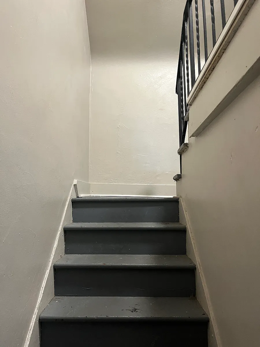 Building Photo - 643 Summerlea St #4