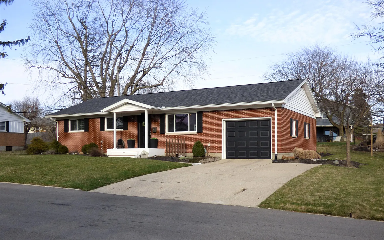 528 Brookwood Dr photo 1