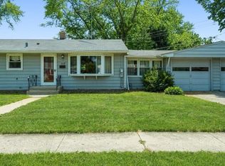 117 Burton Ave, Cary, IL 60013