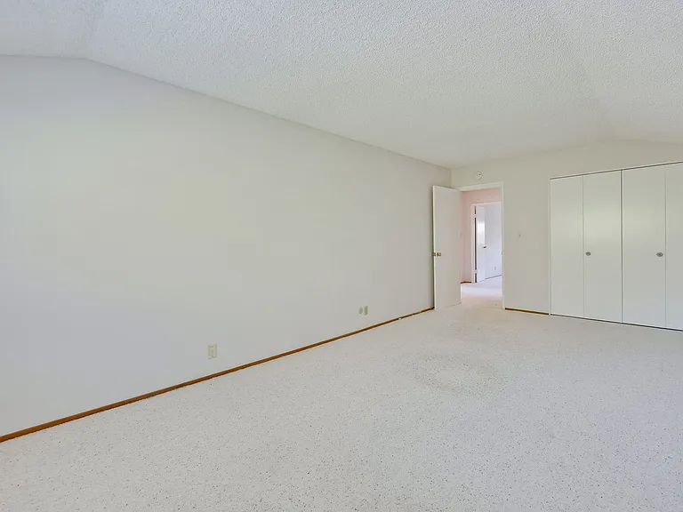 21940 Rucker Dr — Photo 48