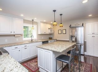 401 Oakridge Ave, North Attleboro, MA 02760