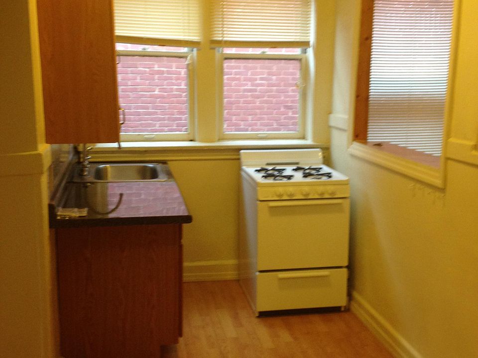 2nd image of 4222 W Pine Blvd APT 2E