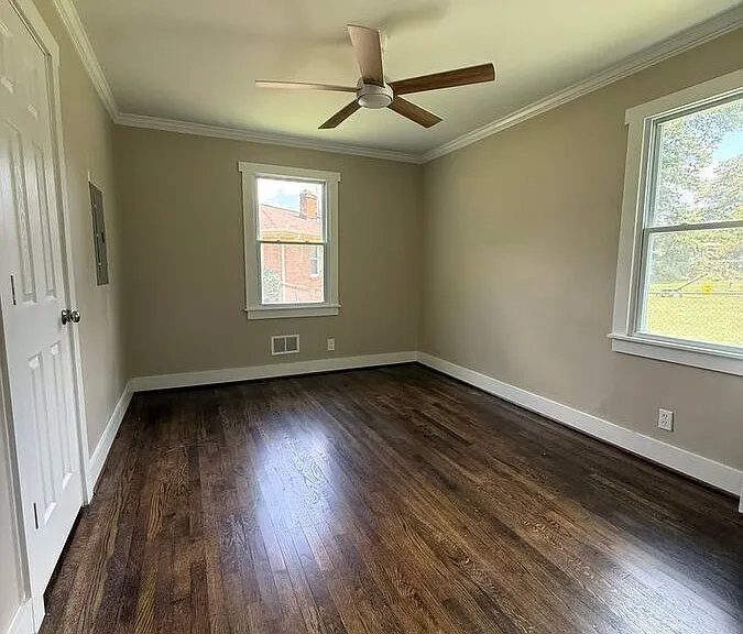 22 McLean St — Photo 12