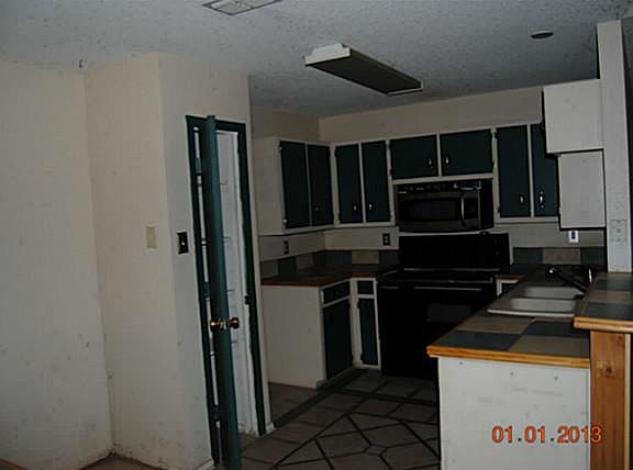 3rd image of 4750 Breezy Hill St