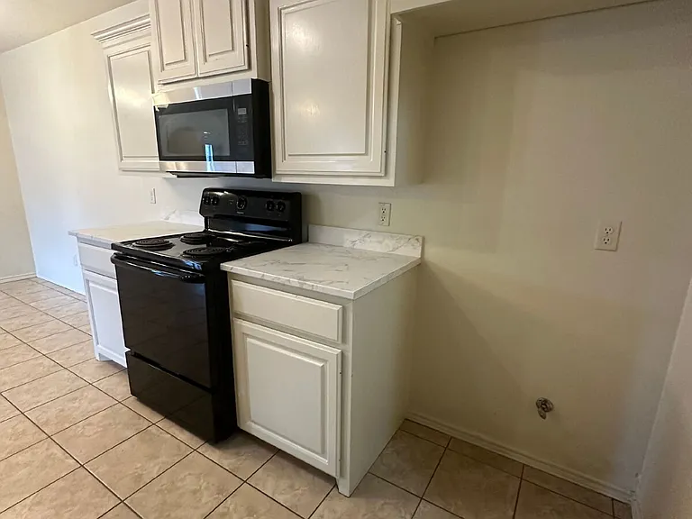 6133 72nd Pl #B — Photo 11