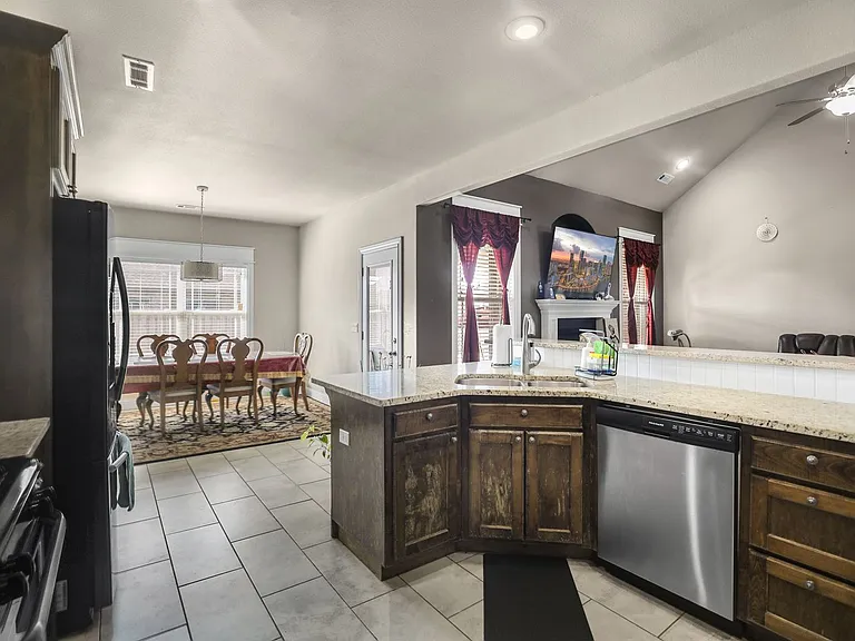 2505 SW Worthington Ave — Photo 5
