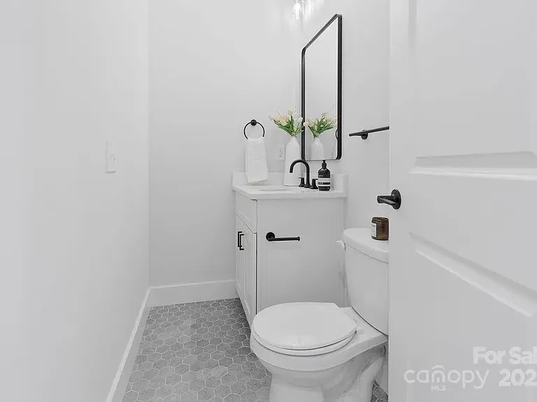 3127 Columbus Cir — Photo 14