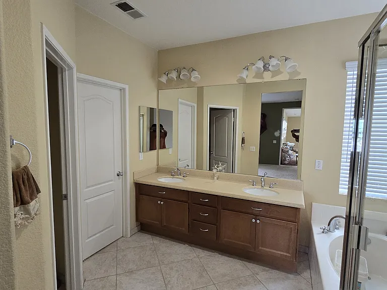 16422 Snowbells Ln — Photo 4