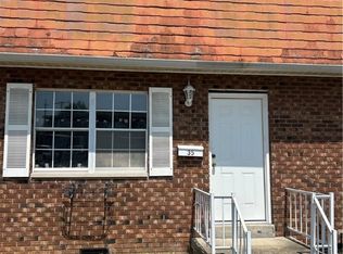 35 Broadway Gdns, Nitro, WV 25143