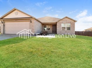 1091 Huntington Dr, Benton, AR 72019
