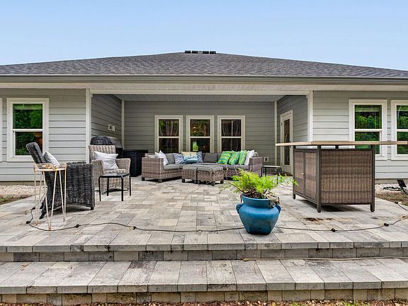 2nd image of 75 Krewe Cir