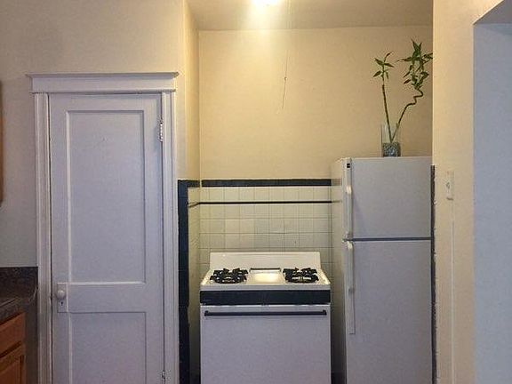 3rd image of 4981 Quincy St