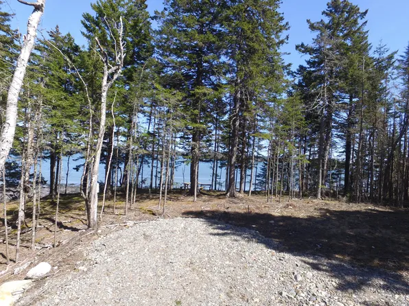 634 Duck Cove Road, Roque Bluffs, ME 04654