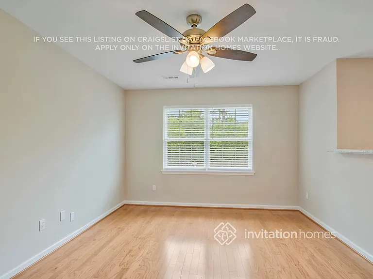 107 Knightwood Dr — Photo 2