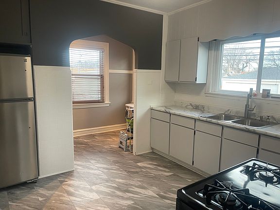 3rd image of 1534 E 86th Pl