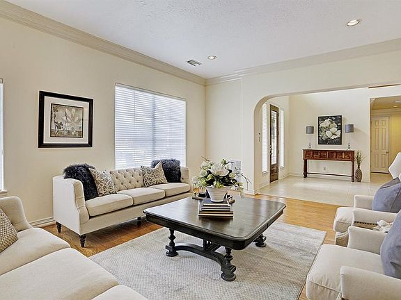 5th image of 2046 Diamond Springs Dr
