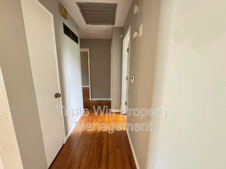 1372 Farmview Ave — Photo 11