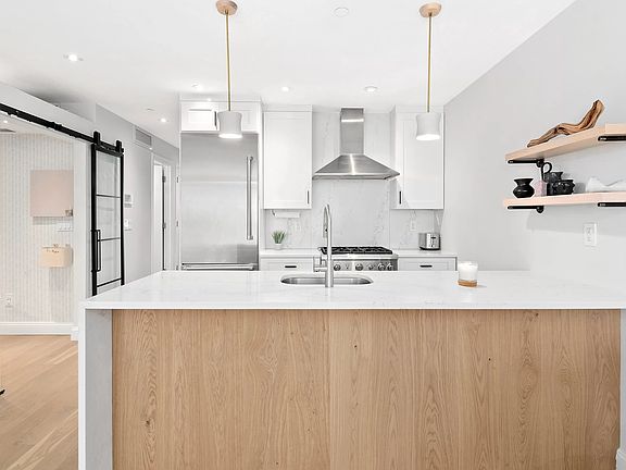 2nd image of 201 Huntington St #2