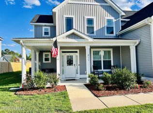 211 Southern Dunes Dr, Maple Hill, NC 28454