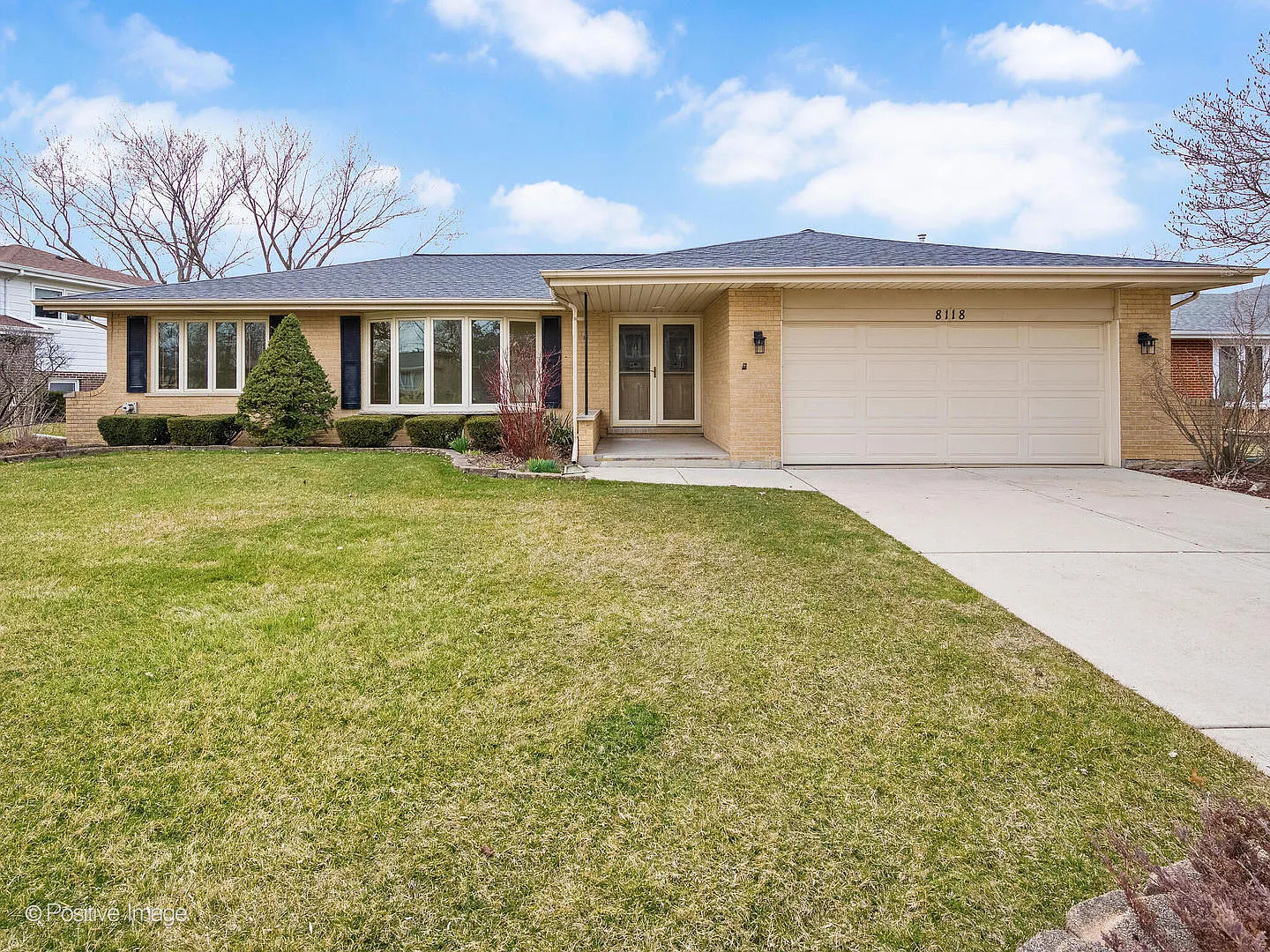 8118 Sawyer Rd photo 1