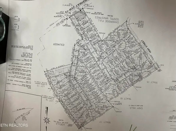 E Meeting St, Dandridge, TN 37725